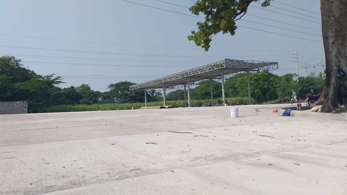Construcción de plataforma y cubierta para infraestructura petrolera